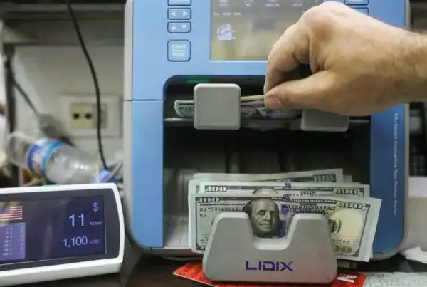 Сортувальник банкнот Lidix ML-2VS зчитує серійні номери доларів США